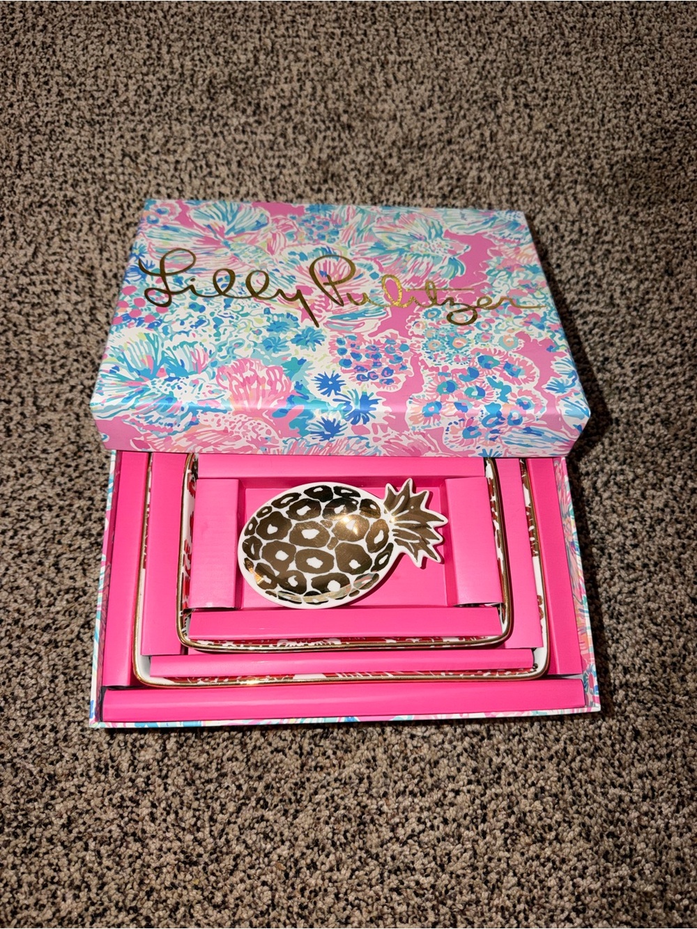 LILLY PULITZER Pineapple 3 Gold Metallic Porcelain Nesting Trays in Box